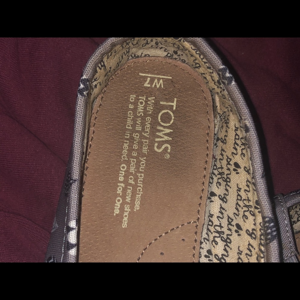Toms, “Singing in the Rain” slip on canvas shoes. - Picture 3 of 4